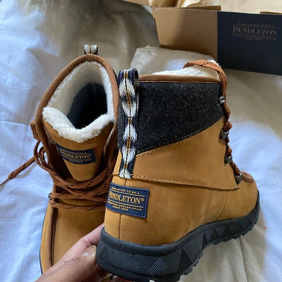 NEW IN BOX - Pendleton Wmn’s Torngat Boot - Size 9 - Picture 4 of 9